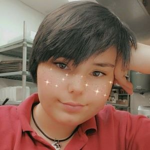 Meet your Posher, Cassandra